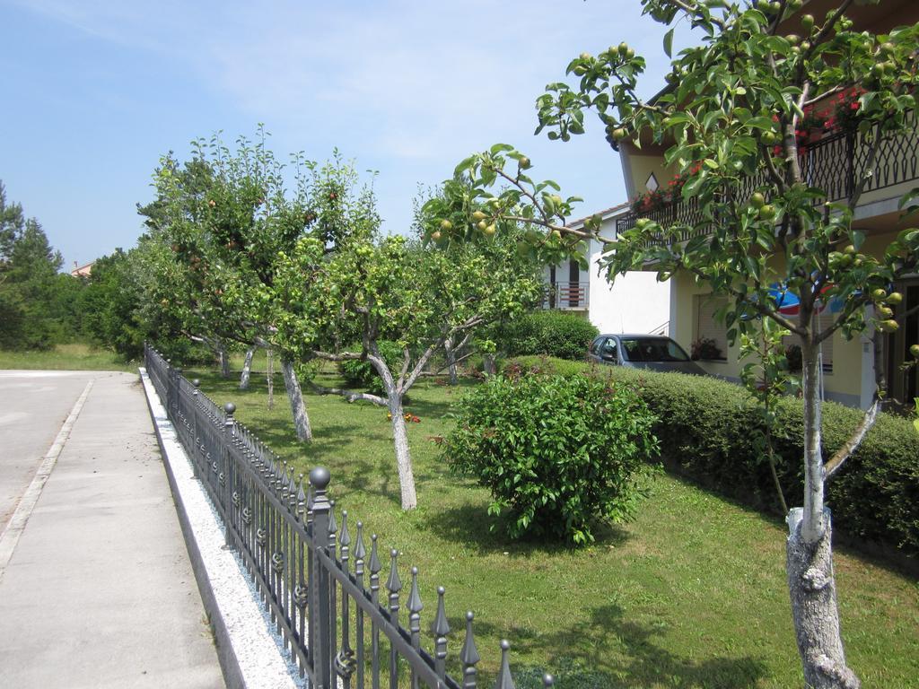 Guest House Mrvcic Rupa Экстерьер фото